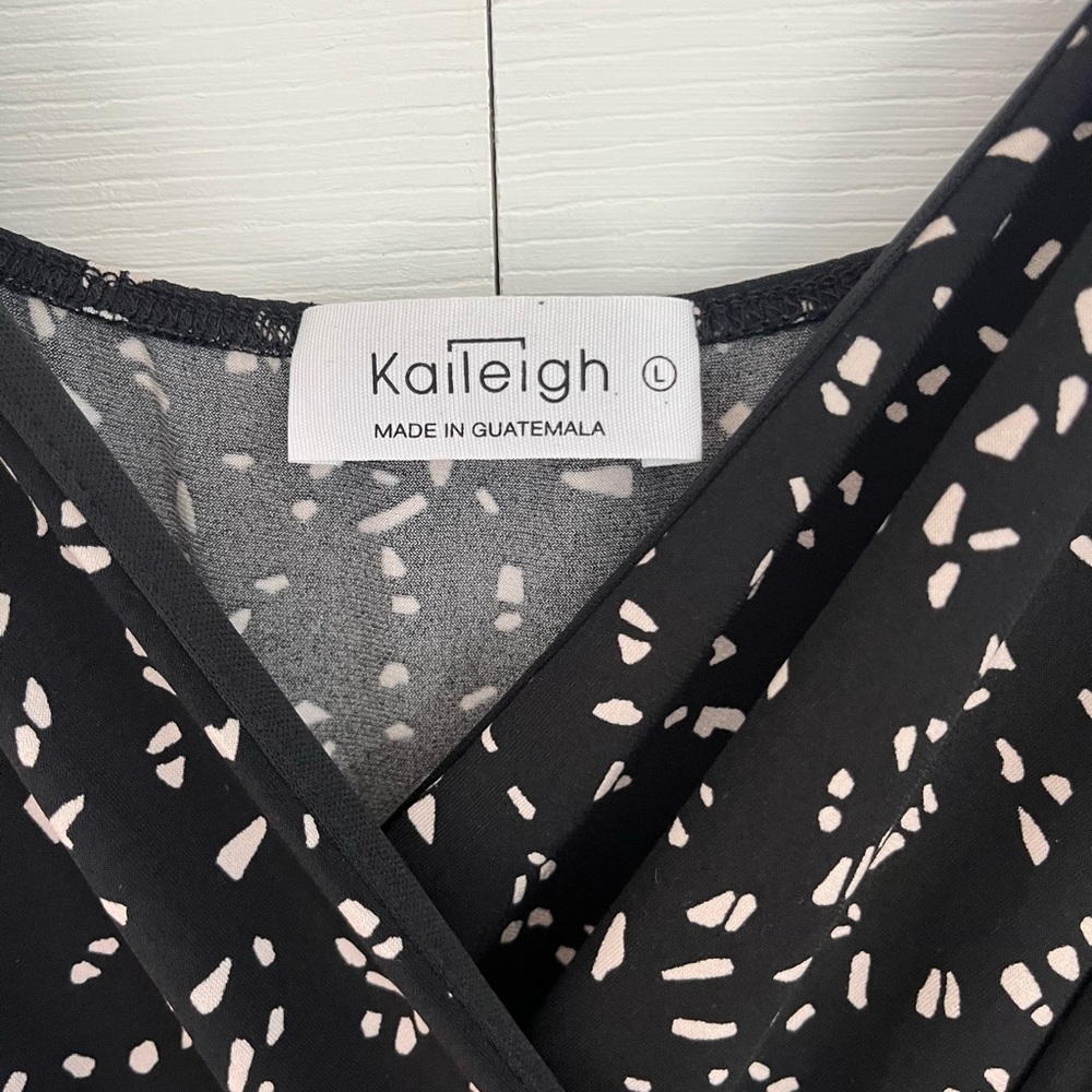 Kayleigh Black and White Women's Romper Size large - Picture 4 of 5